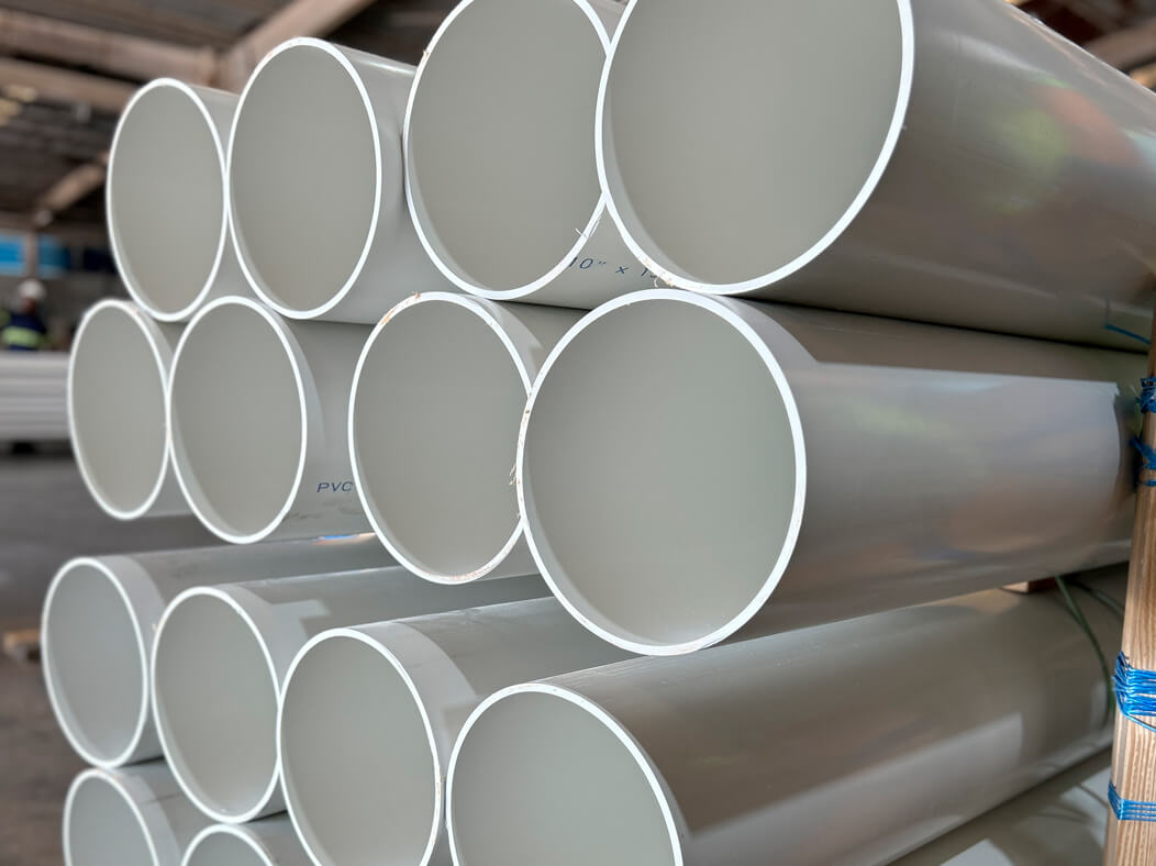 ¿PVC o Polietileno? Guía Completa para Elegir la Mejor Tubería de Riego Agrícola en el Caribe