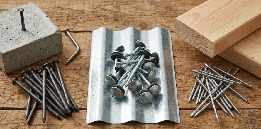Guía de Clavos: Acero, Zinc y Corrientes (No arruine su obra por el clavo incorrecto)